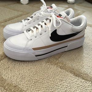 Women’s Nike Court Legacy Lift Sneakers. Gently worn